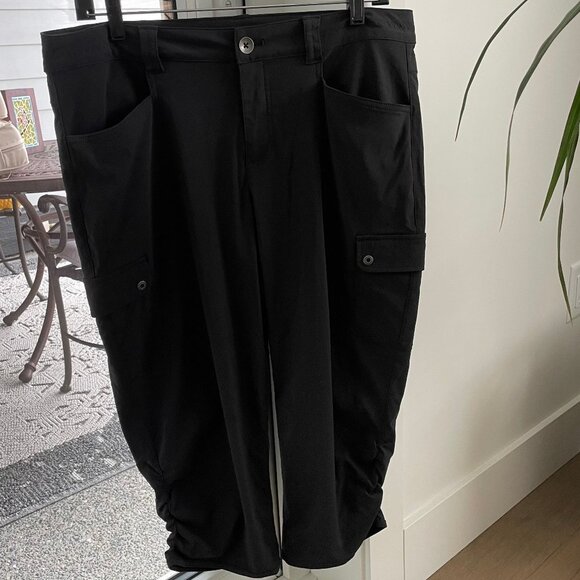 Eddie Bauer Pull On Cropped Capri Nylon Cargo Pants Easy Care Black Sz 12 - Picture 1 of 15